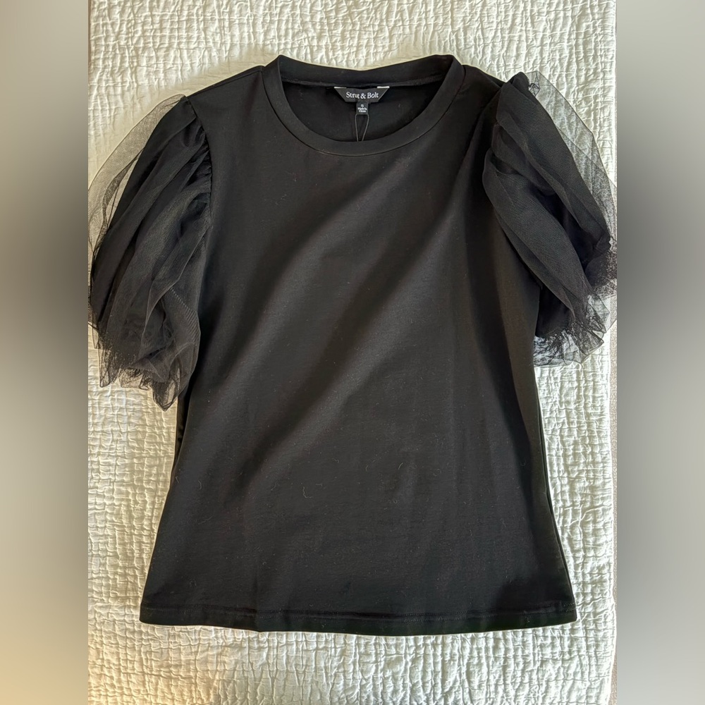 Strut & Bolt Black Tulle Short Sleeve Tee size small new